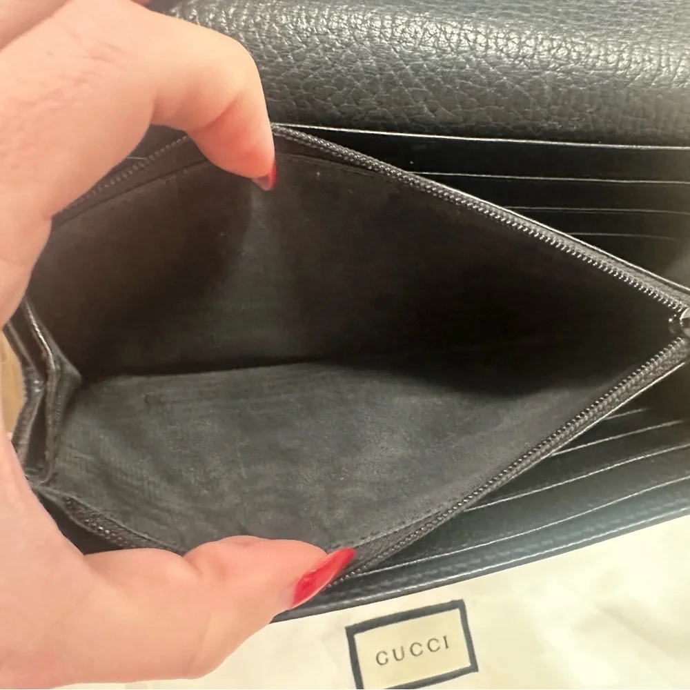 Gucci Black InterlockingG Pebbled Leather Wallet with Chain, Box and Dustbag.